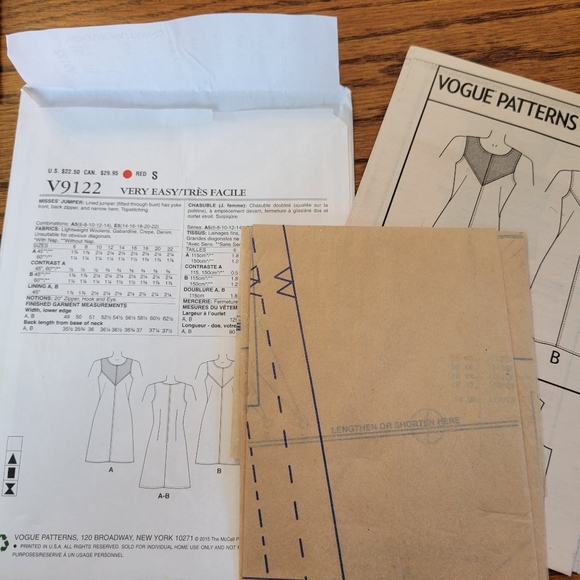 Very Easy Vogue Sewing Patterns (2) ~ Appear Unused ~ 2014 & 2015 ~ Retro Look - Picture 9 of 13